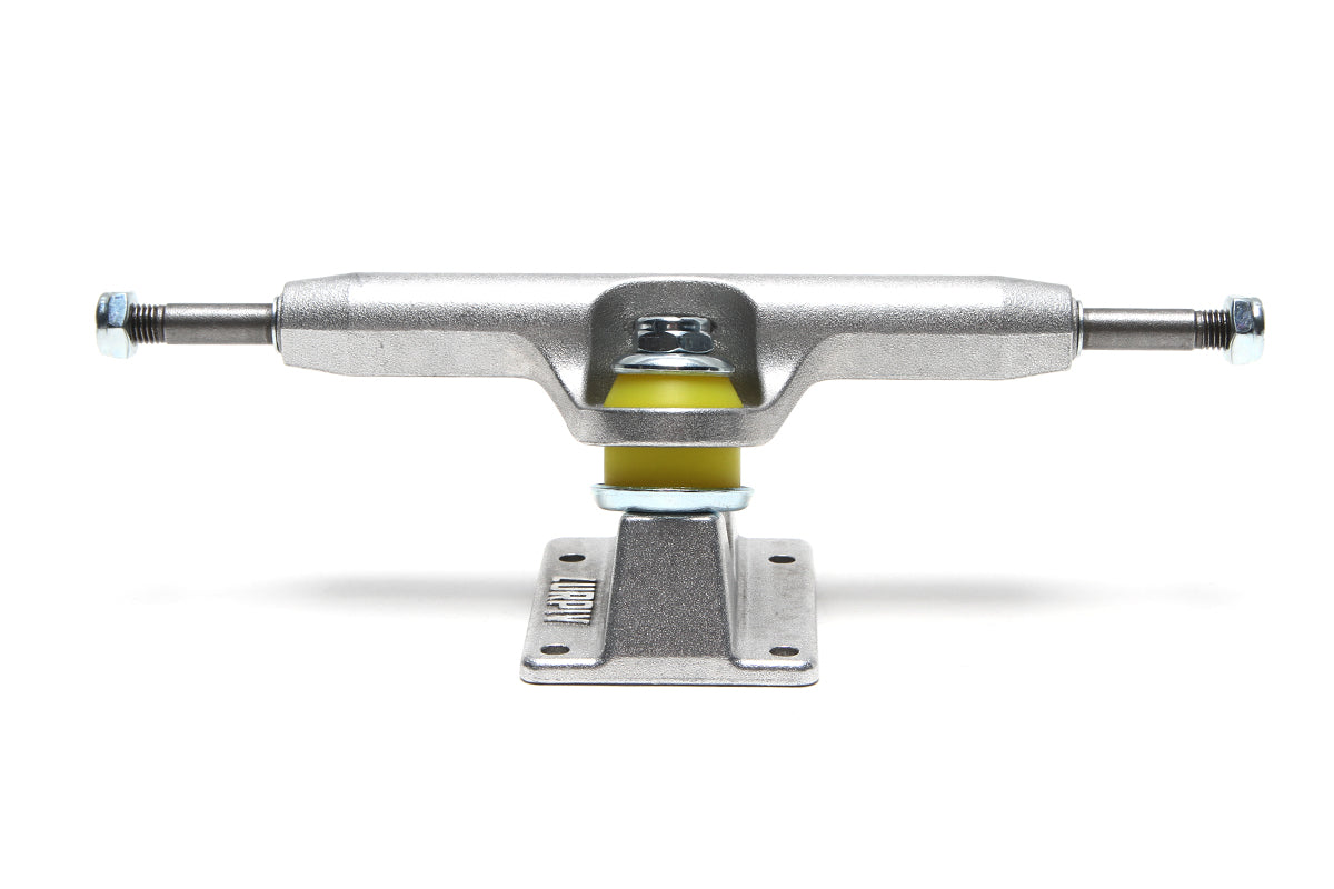 Lurpiv | Polished Trucks
Color : Polished Silver