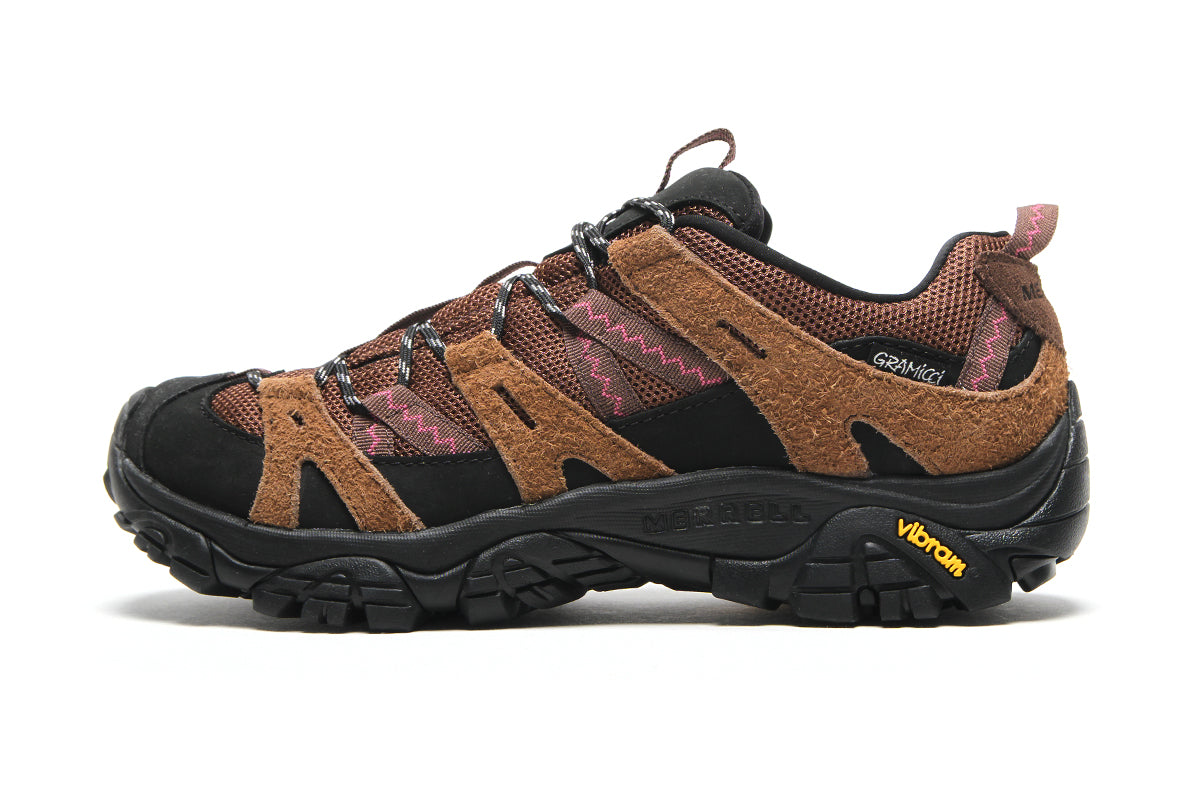 Merrell - Moab 2 Siren x Gramicci
Style # J5007705
Color : Dark Earth