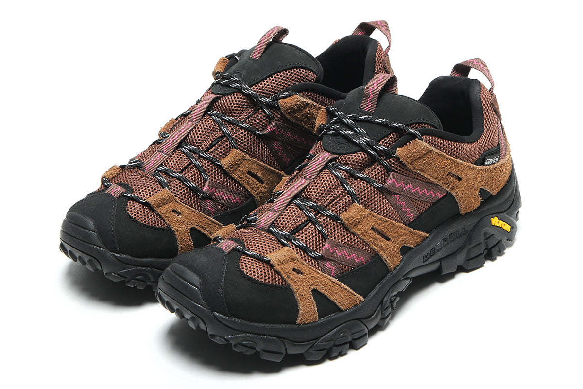 Merrell - Moab 2 Siren x Gramicci
Style # J5007705
Color : Dark Earth