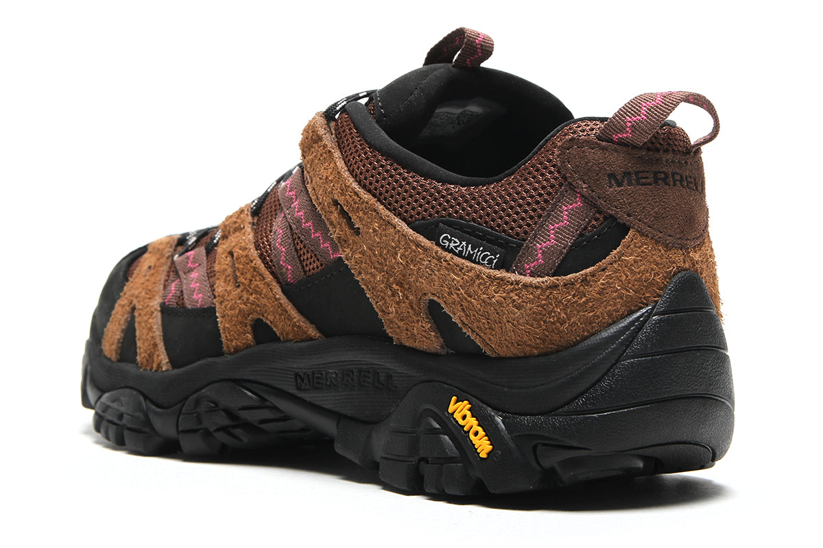Merrell - Moab 2 Siren x Gramicci
Style # J5007705
Color : Dark Earth