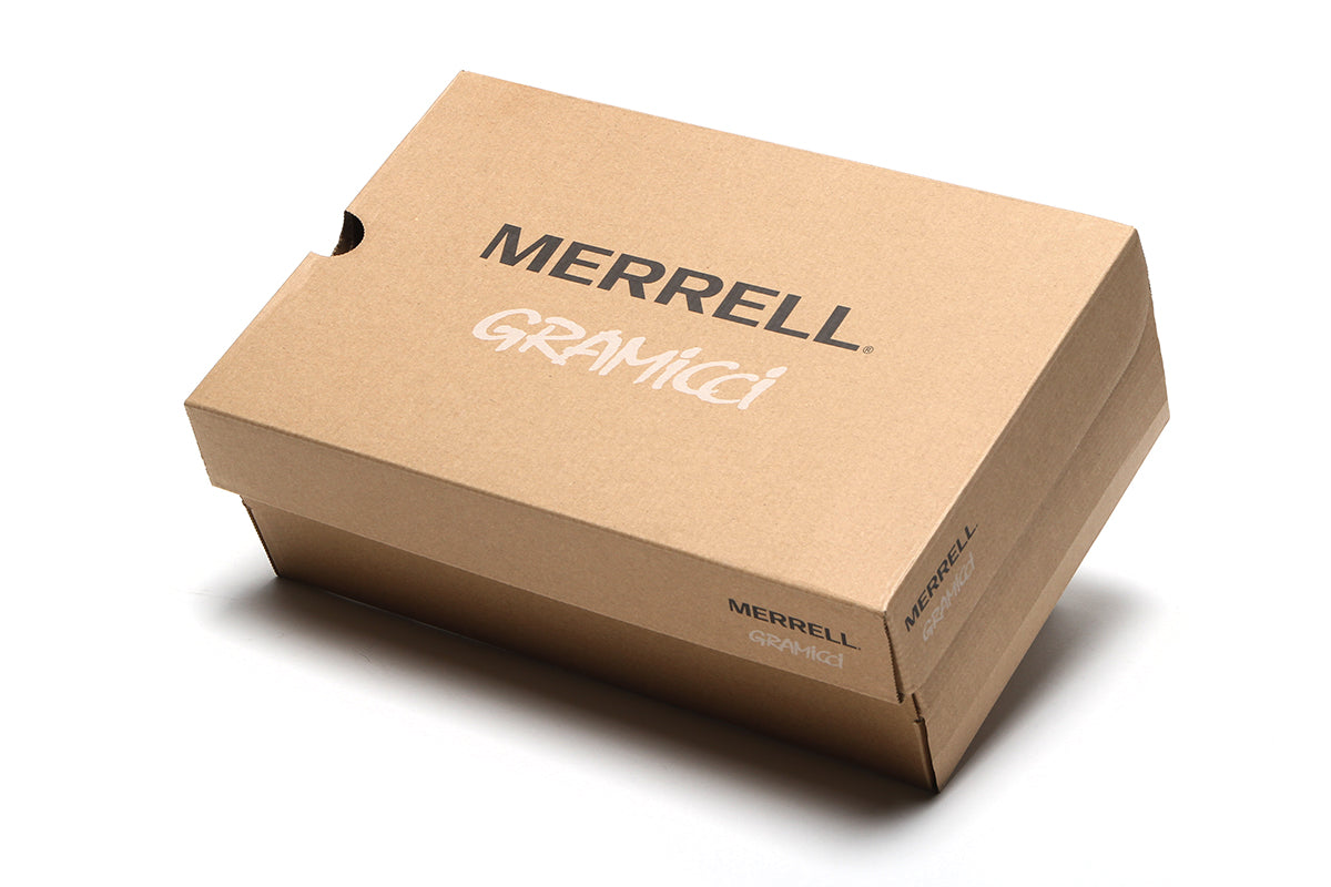 Merrell - Moab 2 Siren x Gramicci
Style # J5007705
Color : Dark Earth