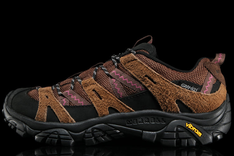 Merrell - Moab 2 Siren x Gramicci
Style # J5007705
Color : Dark Earth