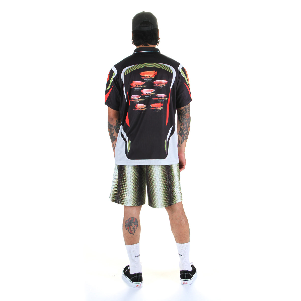 Metalwood - Digital Hombre Shorts
Color : Green

Metalwood - Arowana Sport Polo
Color : Black