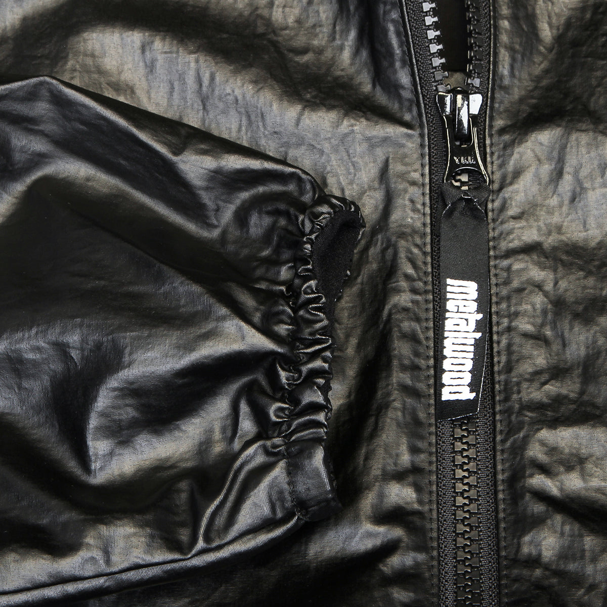 Metalwood - Oasis Parka
Color : Black