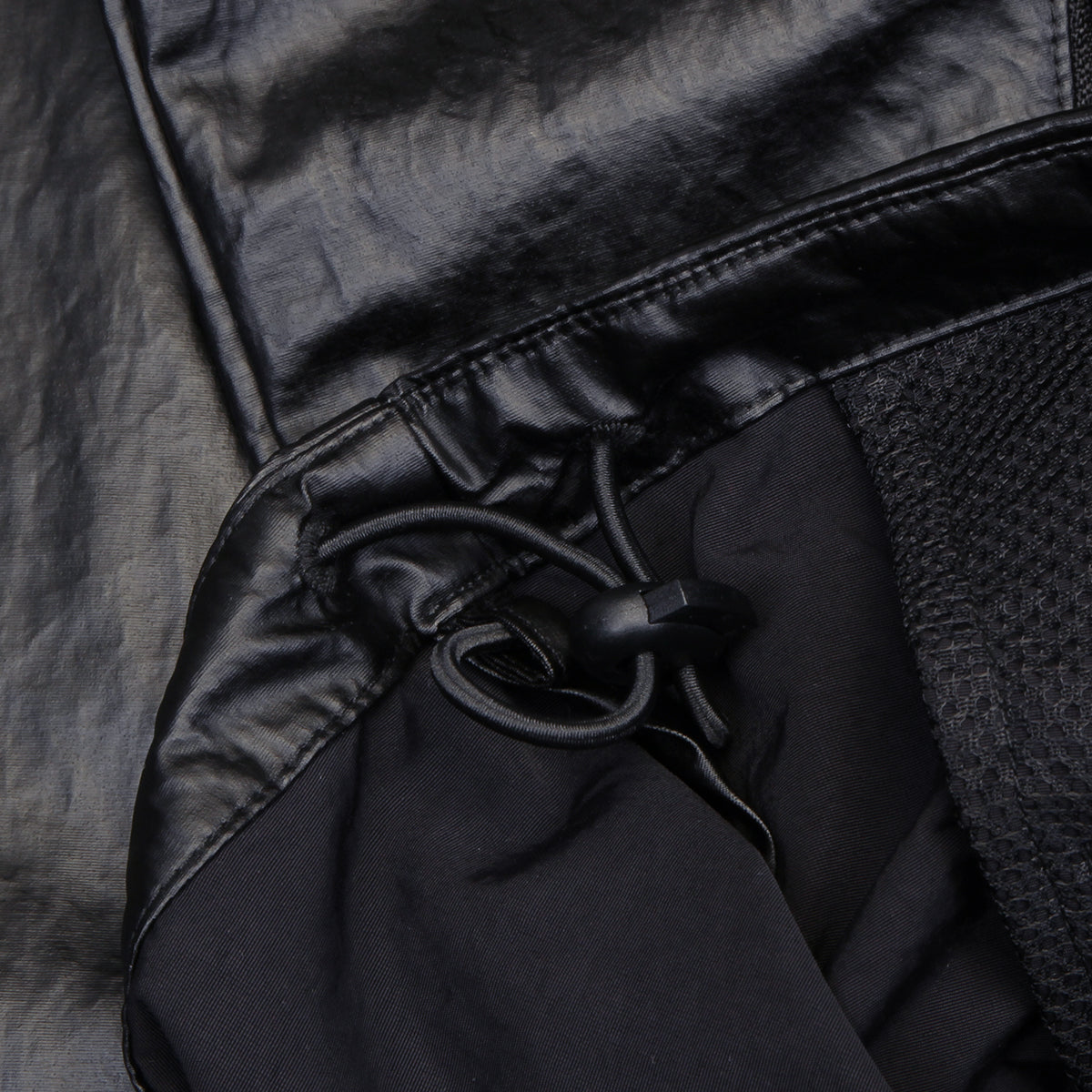 Metalwood - Oasis Parka
Color : Black