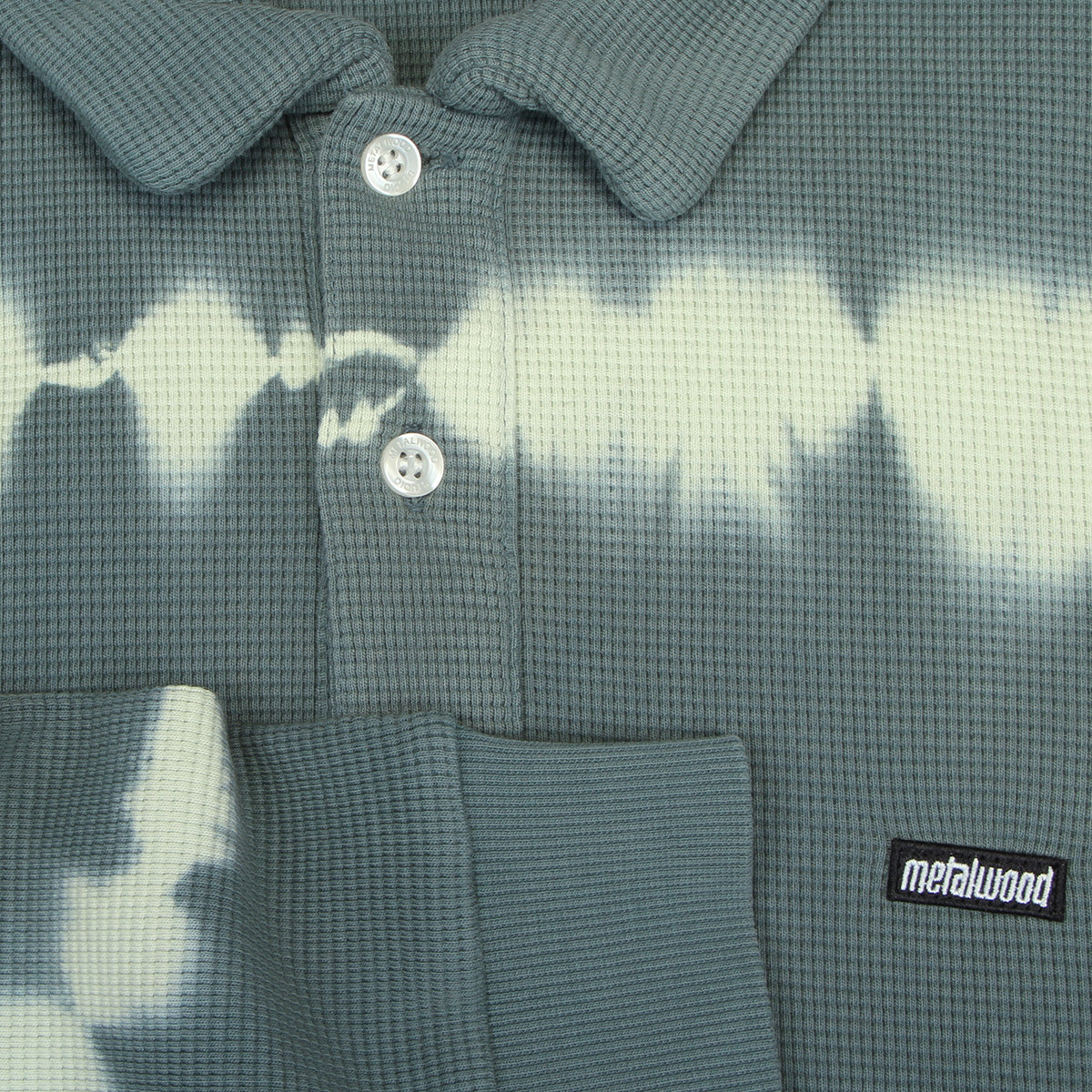 Metalwood - Mini Metal Logo Thermal Polo
Color : Marine