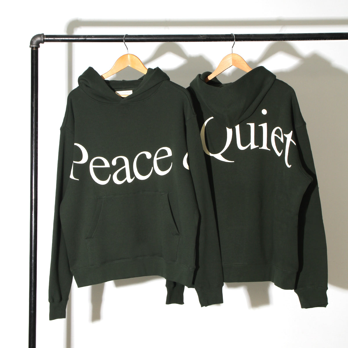 MOPQ - Jumbo Wordmark Hoodie
Color : Forest