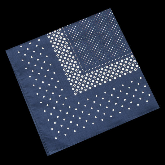 Nanamica - Bandana
Style # S26FQ069U
Color : Navy