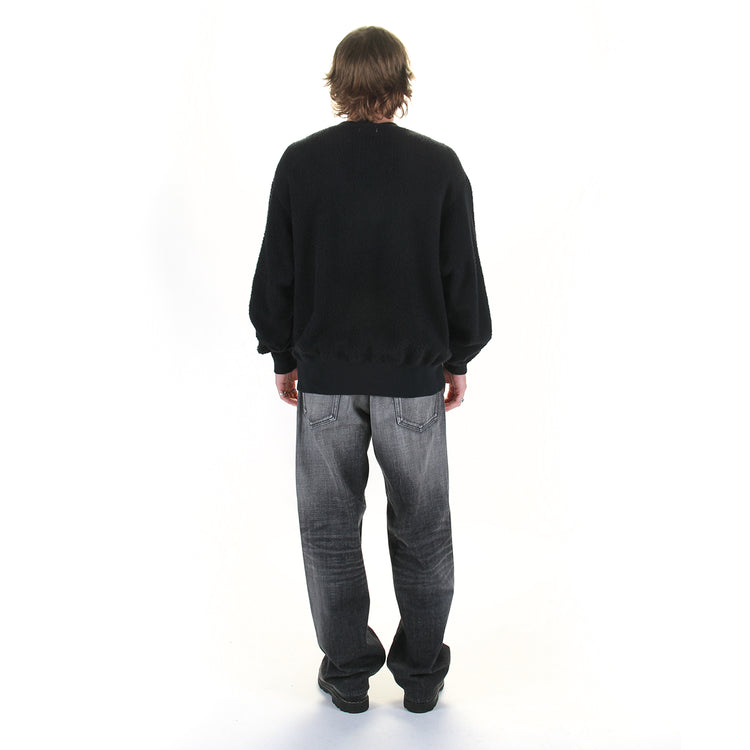 Nanamica - Selvage Denim Pants
Style # S25SC084U
Color : Vintage Black

Nanamica - OOAL Crewneck Sweatshirt
Style # S26FH015U
Color : Black