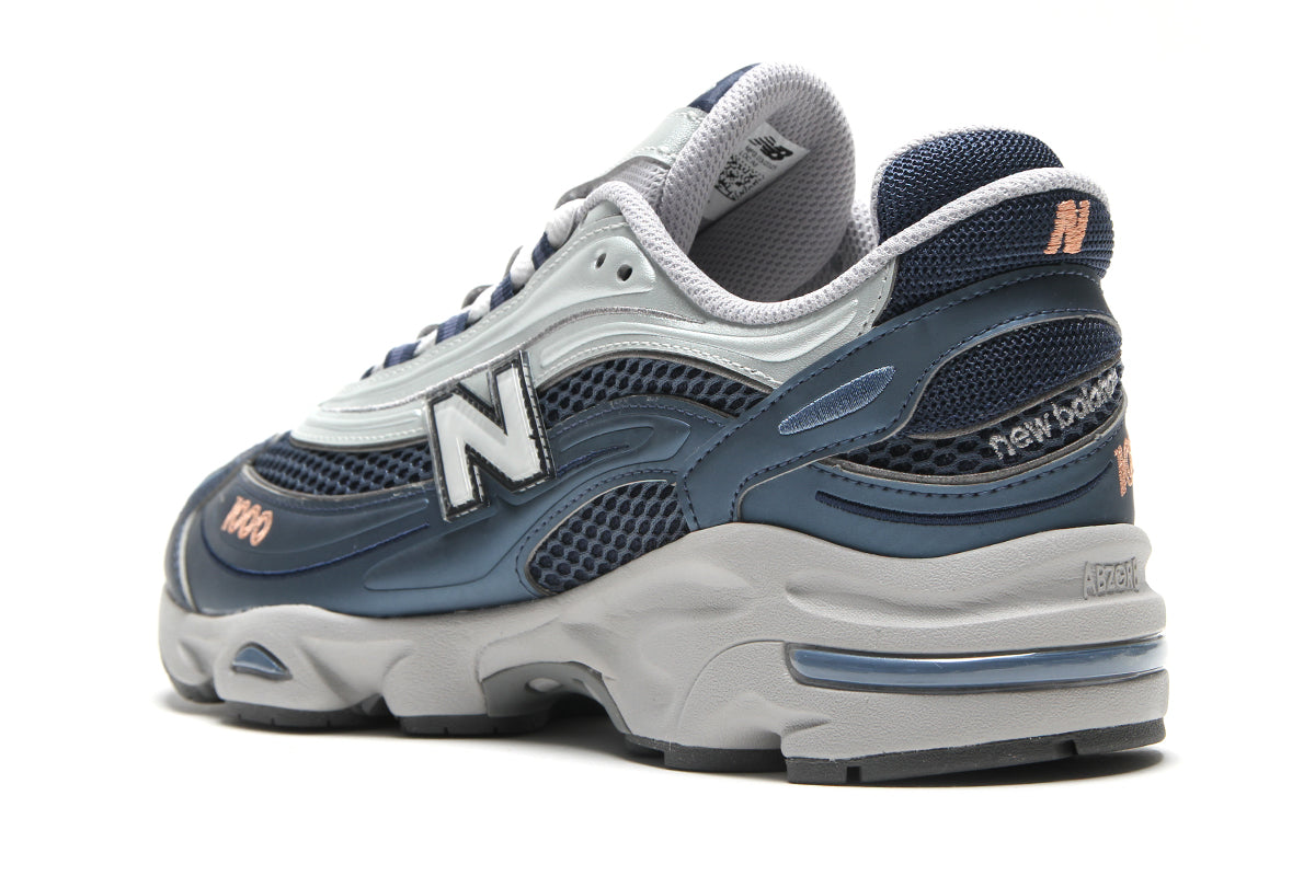 New Balance - 1000
Style # M1000P
Color : Vintage Indigo / Light Silver Metallic / Peach Nectar