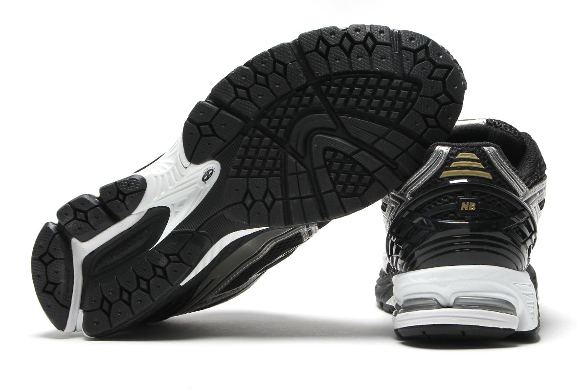 New Balance - 1906R
Style # U1906RCF
Color : Black / Dark Silver Metallic / Gold Metallic