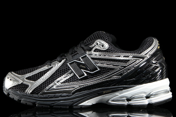 New Balance - 1906R
Style # U1906RCF
Color : Black / Dark Silver Metallic / Gold Metallic