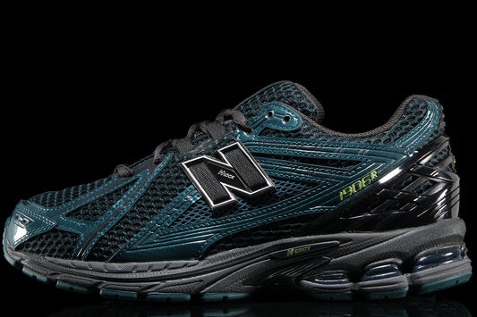 New Balance - 1906R
Style # U190646S
Color : Medusa Green / Black