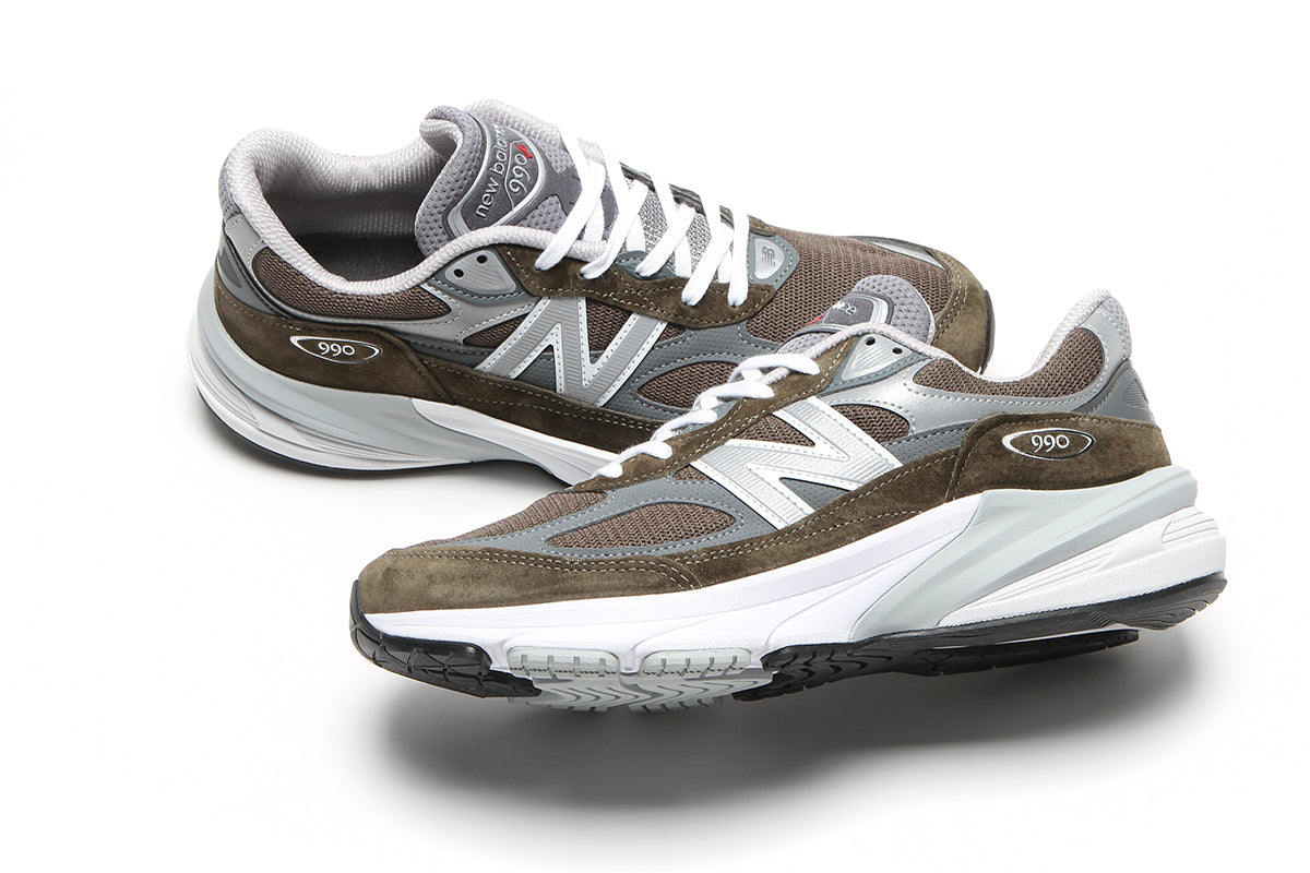 New Balance | 990v6
Style # U990OG6
Color : Olive / Grey