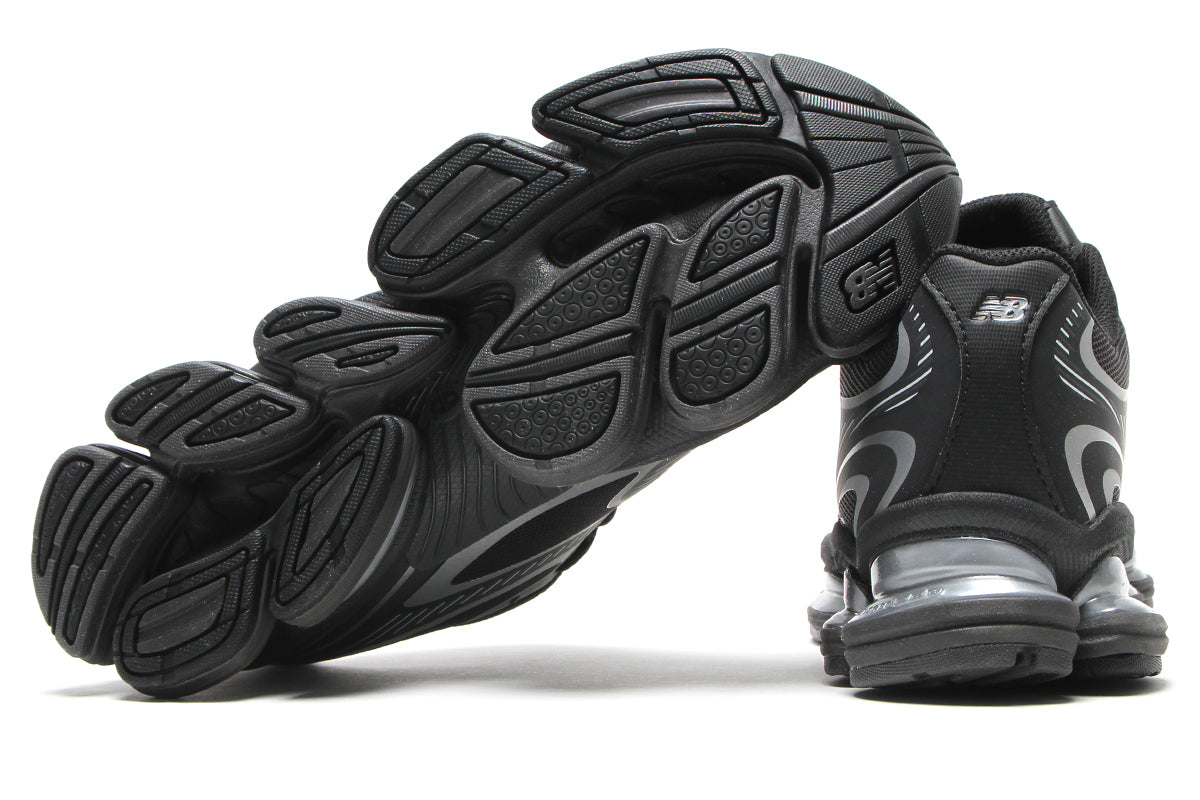 New Balance - Abzorb 2000
Style # U20008LL
Color : Black / Silver Metallic