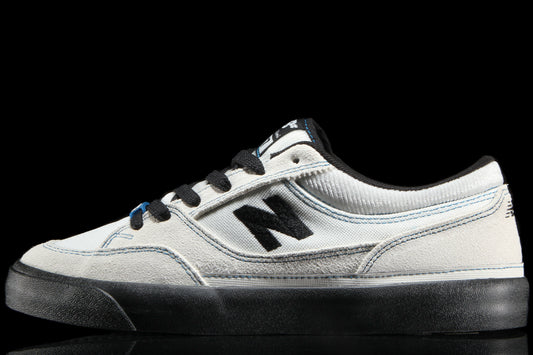 New Balance Numeric - 417 Low
Style # UN417LCR
Color : Sea Salt / Black