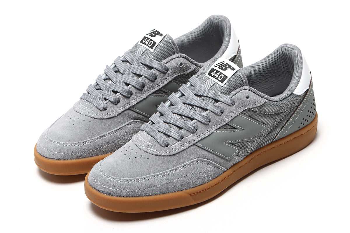New Balance Numeric - 440v2 Low
Style # UN440GGM
Color : Bayberry / White