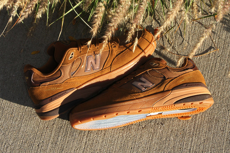 New Balance Numeric - 933
Style # UN933LRO
Color : Breakfast Tea / Pumpernickel