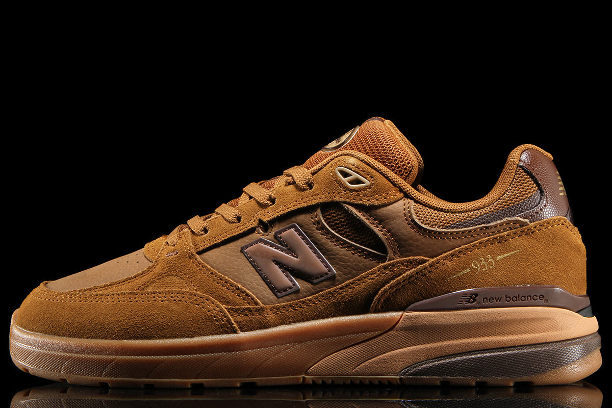 New Balance Numeric - 933
Style # UN933LRO
Color : Breakfast Tea / Pumpernickel