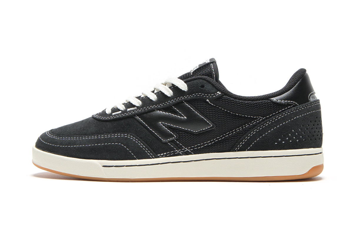 New Balance Numeric - 440 Low V2
Style # UN440BCO
Color : Black / White