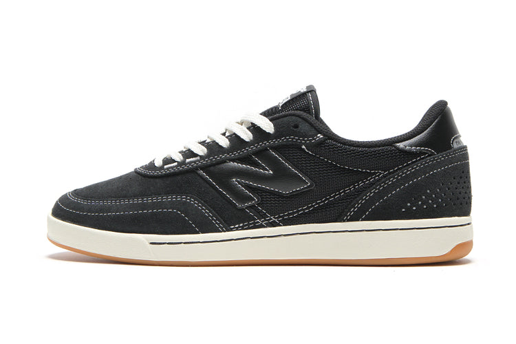 New Balance Numeric - 440 Low V2
Style # UN440BCO
Color : Black / White