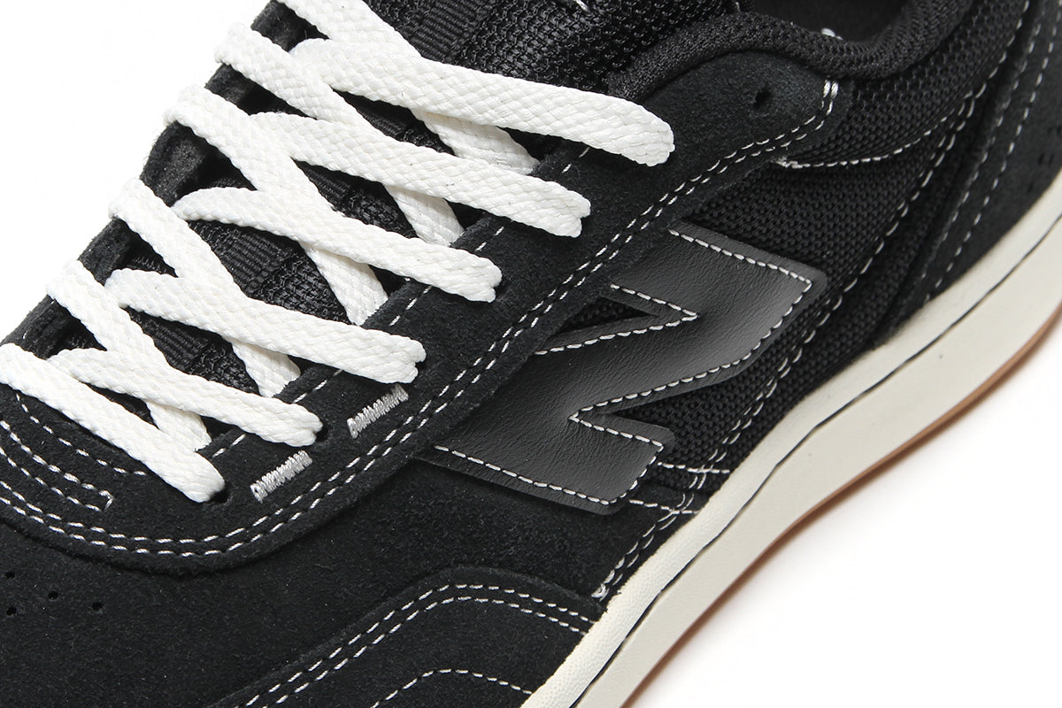 New Balance Numeric - 440 Low V2
Style # UN440BCO
Color : Black / White