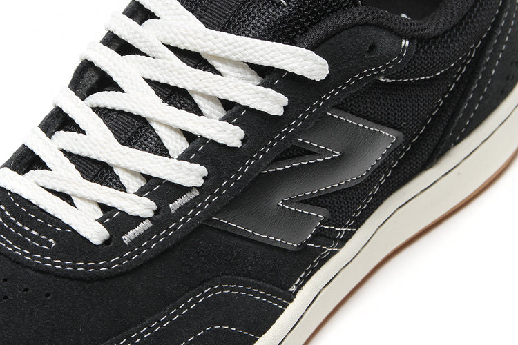 New Balance Numeric - 440 Low V2
Style # UN440BCO
Color : Black / White