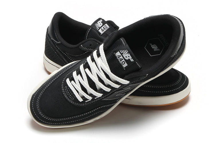 New Balance Numeric - 440 Low V2
Style # UN440BCO
Color : Black / White
