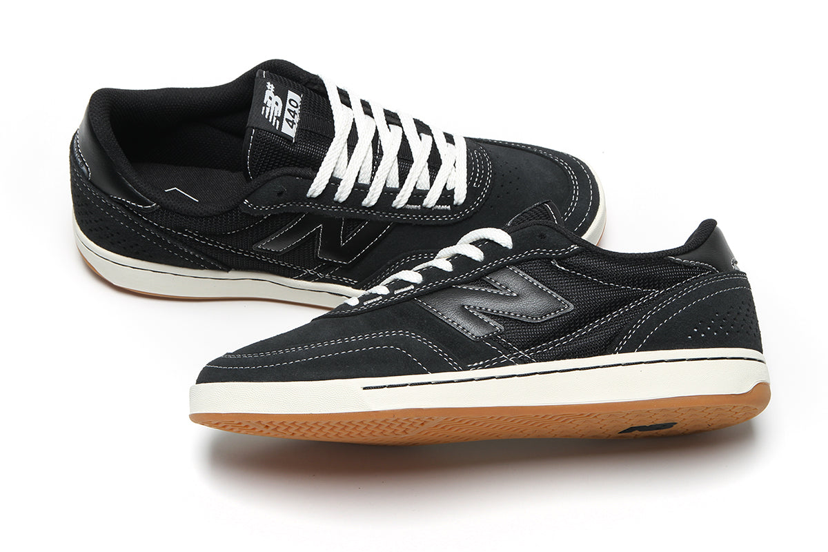 New Balance Numeric - 440 Low V2
Style # UN440BCO
Color : Black / White