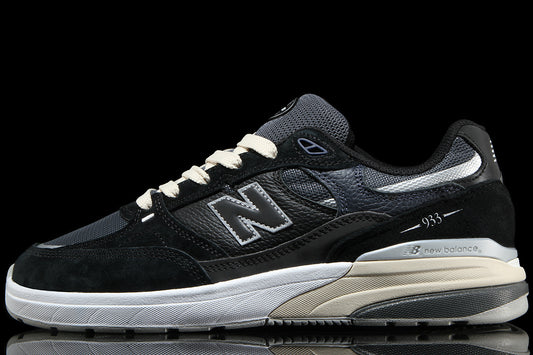 New Balance Numeric - 933 V2
Style # UN933BNT
Color : Black / Eclipse