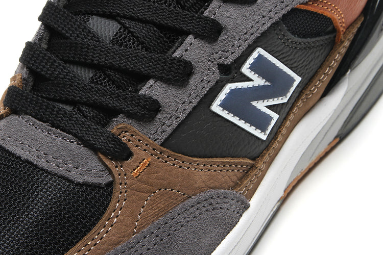 New Balance Numeric - Reynolds 933
Style # NM933MLT
Color : Castlerock / Vintage Indigo