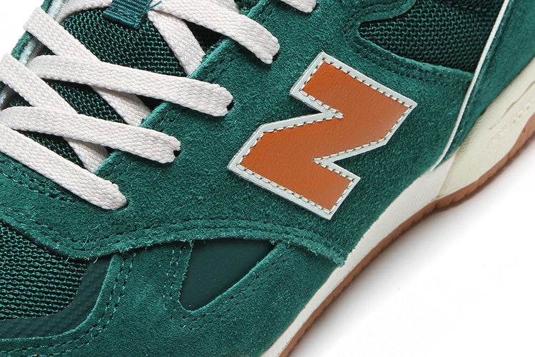 New Balance Numeric | 600
Style # NM600ALB
Color : Marsh Green / Tan