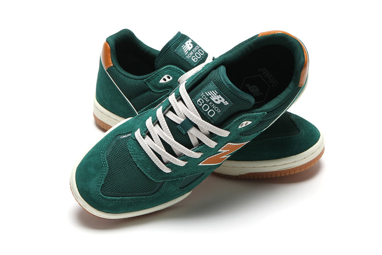 New Balance Numeric | 600
Style # NM600ALB
Color : Marsh Green / Tan