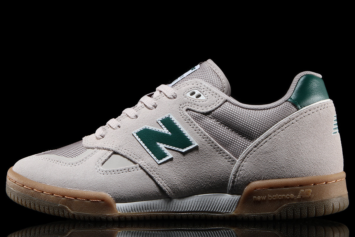 New Balance Numeric | 600
Style # NM600TRC
Color : Timber Wolf / Forest Green