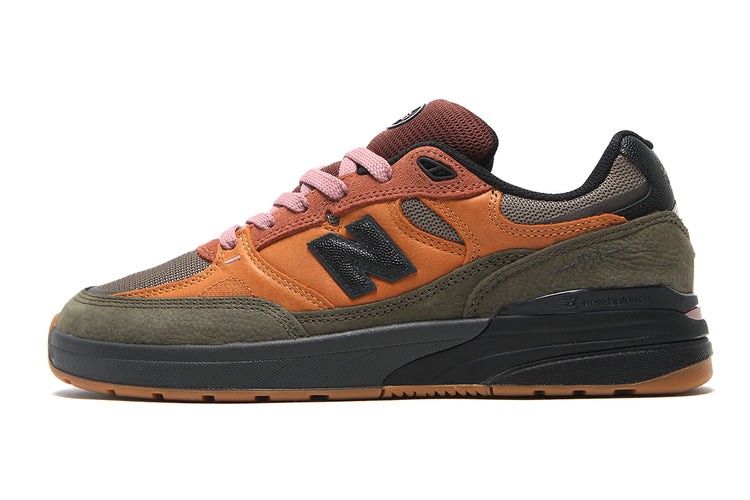 New Balance Numeric - 933 Reynolds x Mike Gigliotti
Style # NM933LOT
Color : True Brown / Candy Pink