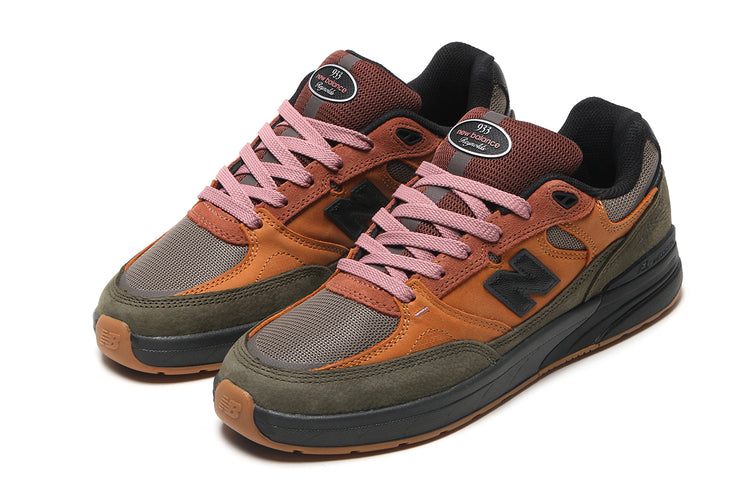 New Balance Numeric - 933 Reynolds x Mike Gigliotti
Style # NM933LOT
Color : True Brown / Candy Pink
