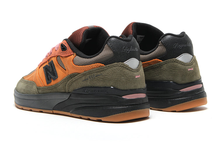 New Balance Numeric - 933 Reynolds x Mike Gigliotti
Style # NM933LOT
Color : True Brown / Candy Pink