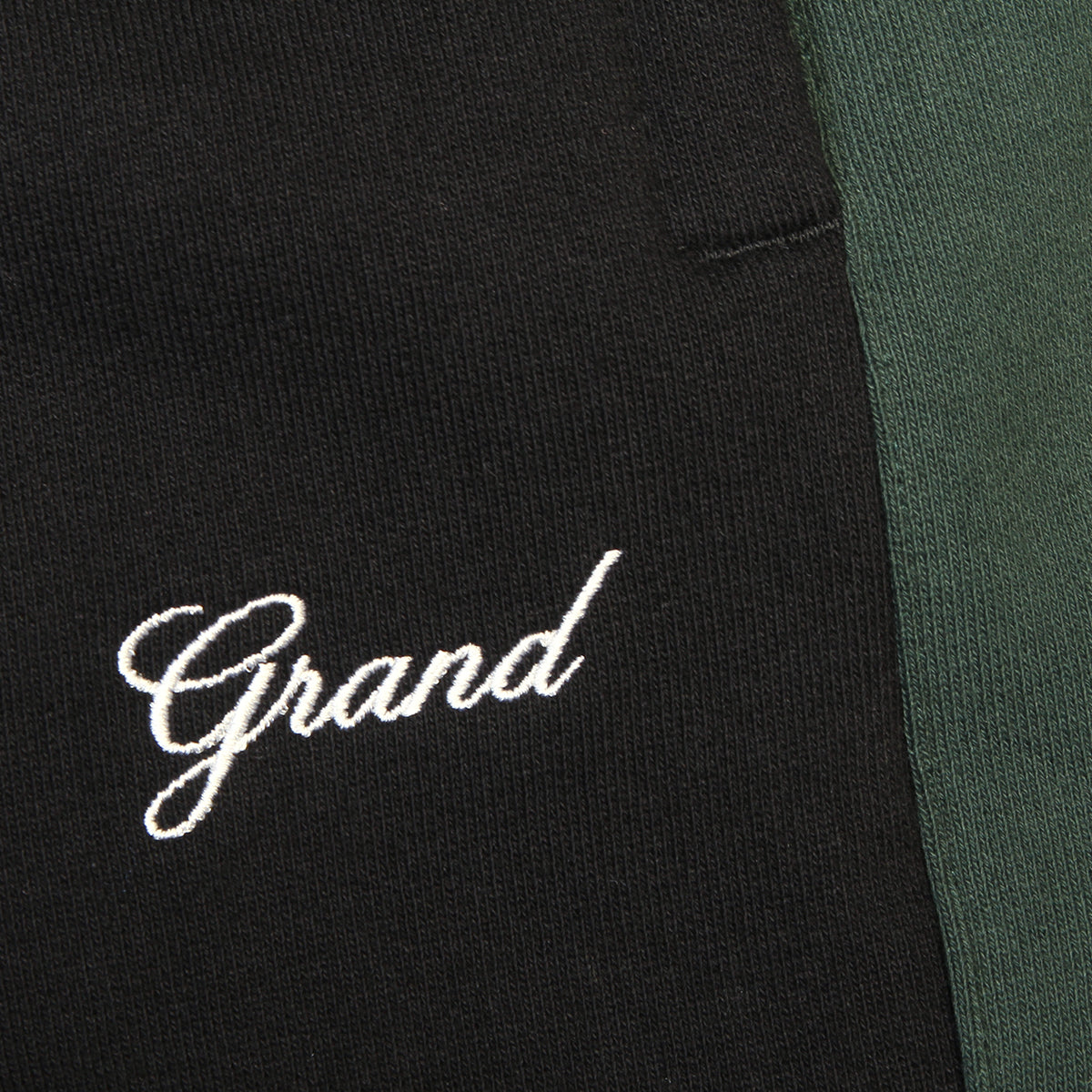 Grand Collection x New Balance Sweatpant
Color : Black