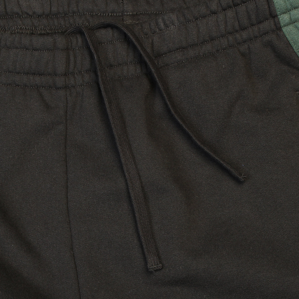 Grand Collection x New Balance Sweatpant
Color : Black