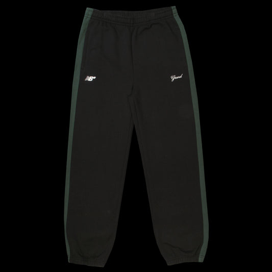 Grand Collection x New Balance Sweatpant
Color : Black