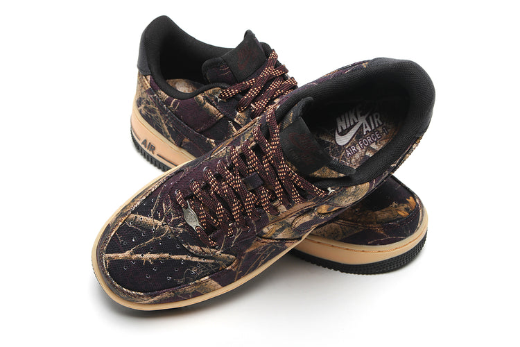 Nike - Air Force 1 '07 Realtree®
Style # IH1221-900
Color : Multi