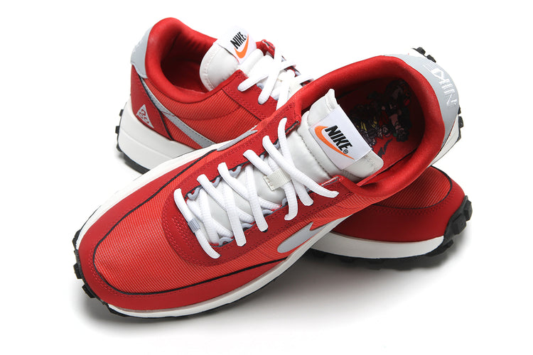 Nike - ACG LDV
Style # IF2857-600
Color : Varsity Red / Wolf Grey / Sail / White