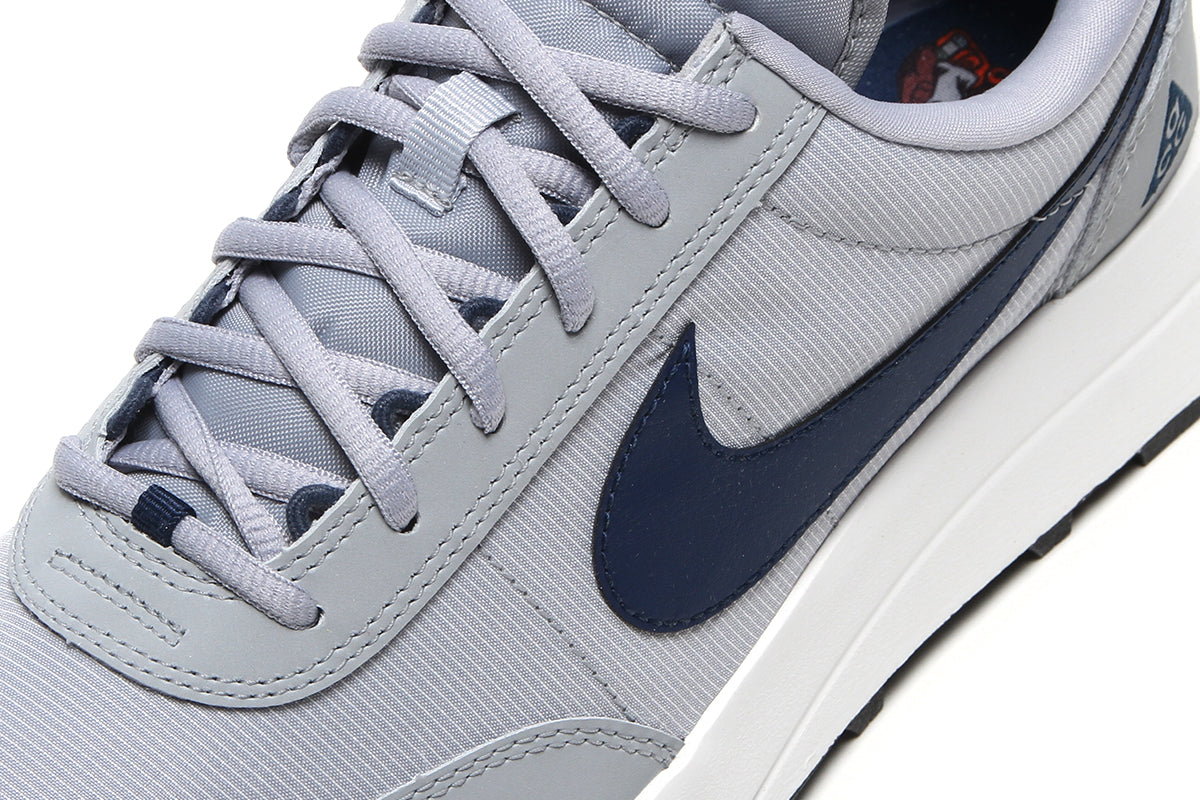 Nike - ACG LDV
Style # IF2857-001
Color : Wolf Grey / Navy / Summit White