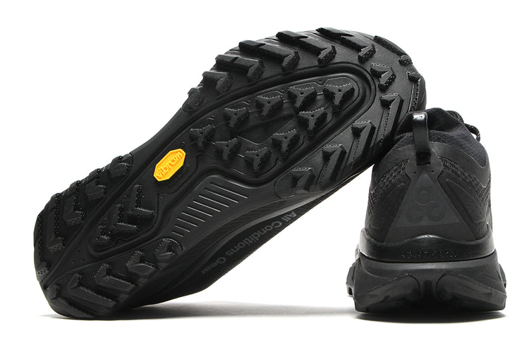 Nike - ACG Zegama Trail Gore-Tex
Style # IO7932-002
Color : Black / Anthracite
