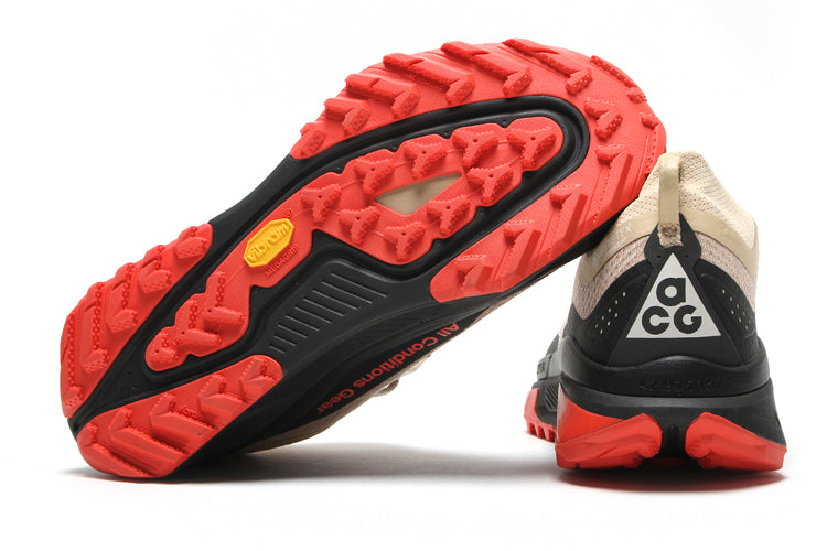 Nike - ACG Zegama Trail Gore-Tex
Style # IO7932-200
Color : Linen / Black / LT Crimson / LT Orewood Brown