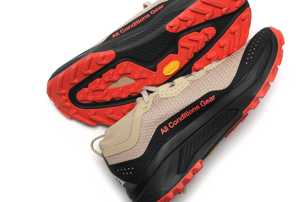 Nike - ACG Zegama Trail Gore-Tex
Style # IO7932-200
Color : Linen / Black / LT Crimson / LT Orewood Brown