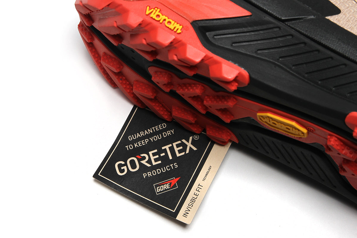 Nike - ACG Zegama Trail Gore-Tex
Style # IO7932-200
Color : Linen / Black / LT Crimson / LT Orewood Brown