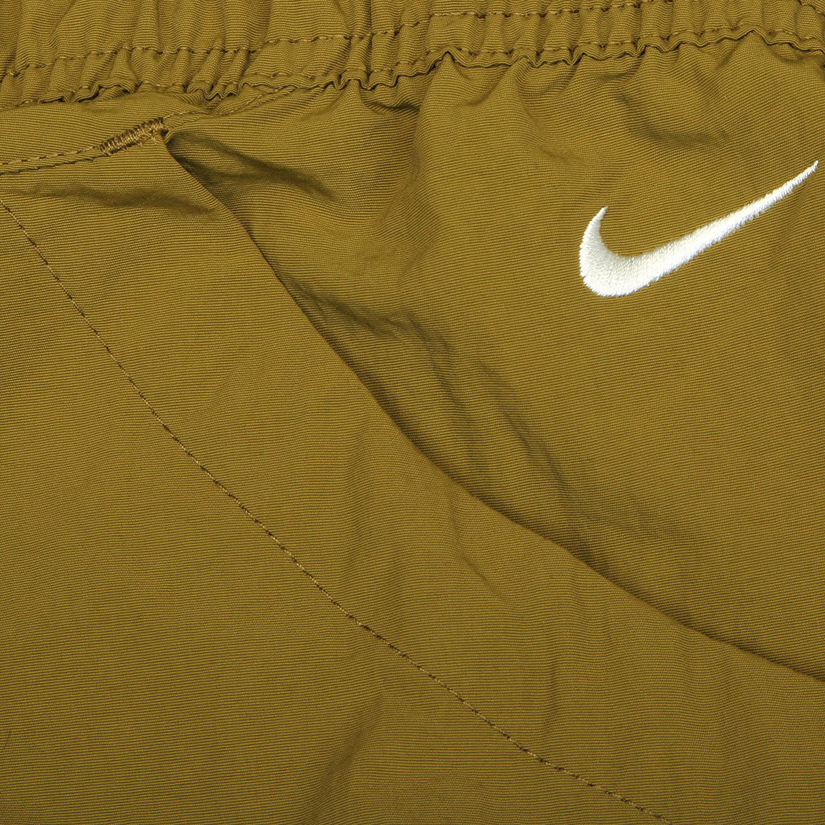 Nike - ACG Dolomiti Pant
Style # IF0913-368
Color : Olive Flak / Black / Summit White