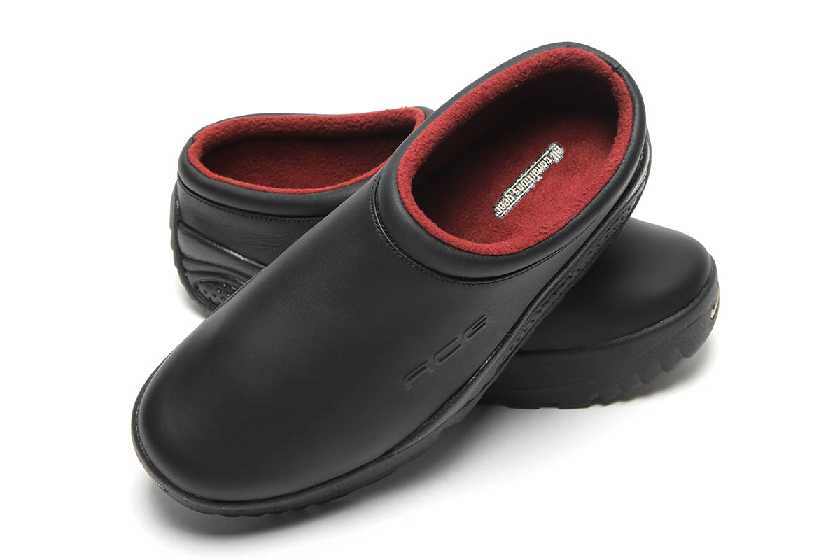 Nike - ACG Rufus
Style # HV4087-001
Color : Black / Black / Dark Team Red