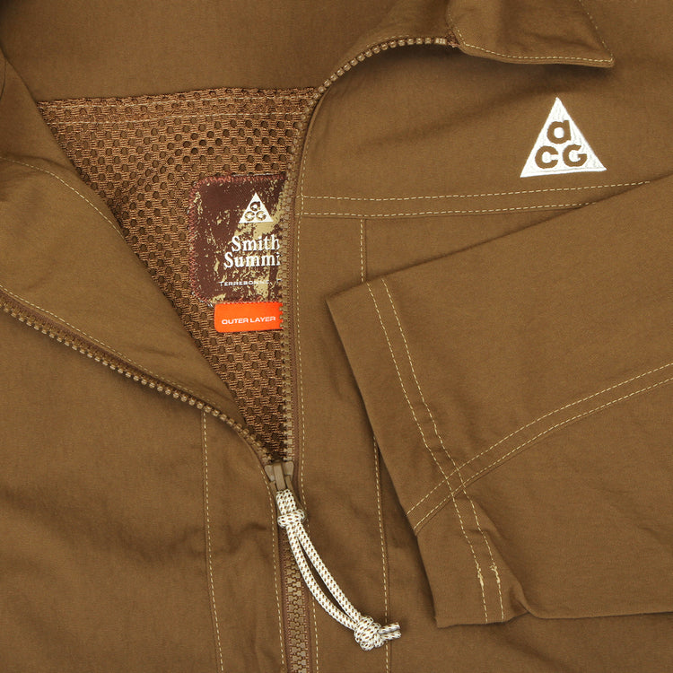Nike - ACG UV Smith Summit Jacket
Style # HV0598-235
Color : Mosswood Brown / LT Khaki / Summit White